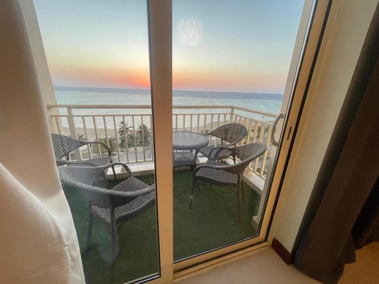 امواج الشاطئ عوائل فقط Amwaj View Apartemen